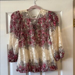 Chic Floral Lace Blouse in Pink and Cream